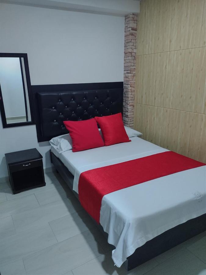 Hotel Plaza Centro Флоренсія Екстер'єр фото