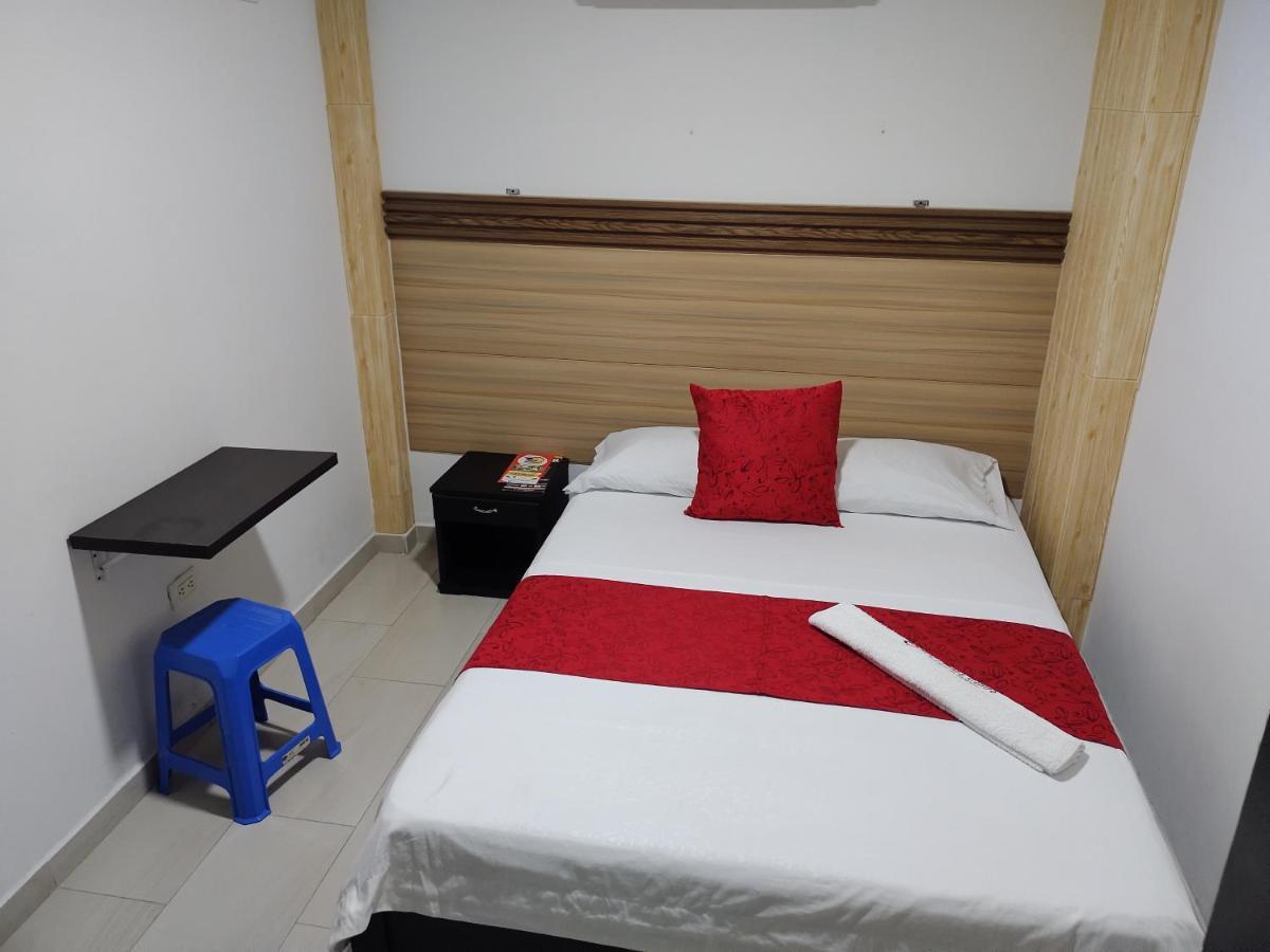 Hotel Plaza Centro Флоренсія Екстер'єр фото